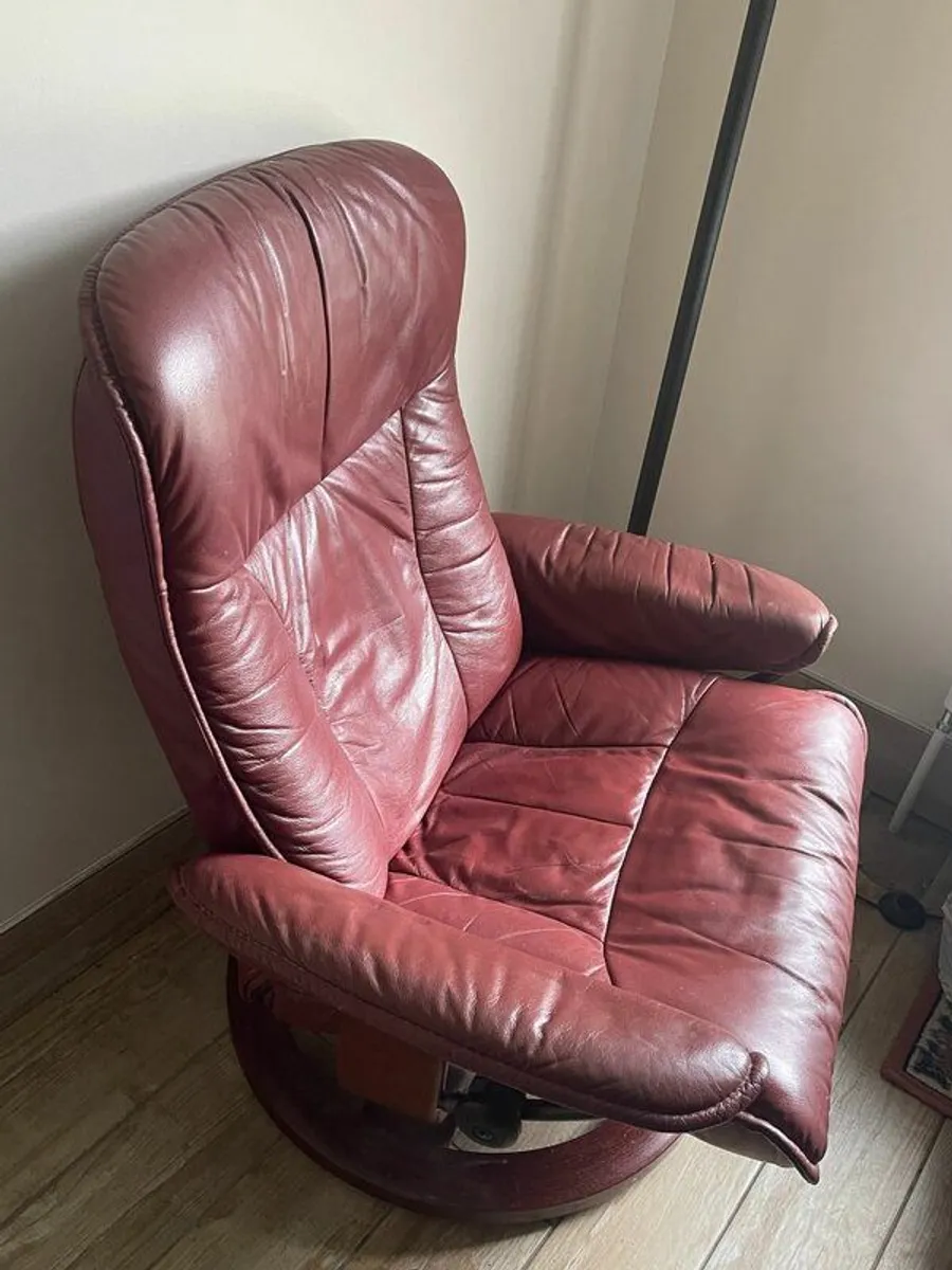 leather chair by ekornes - Image 2