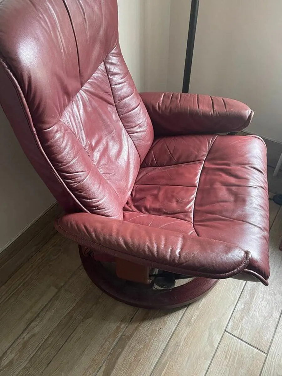 leather chair by ekornes - Image 3