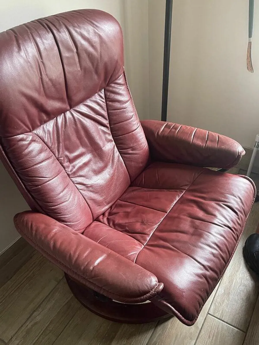 leather chair by ekornes - Image 4