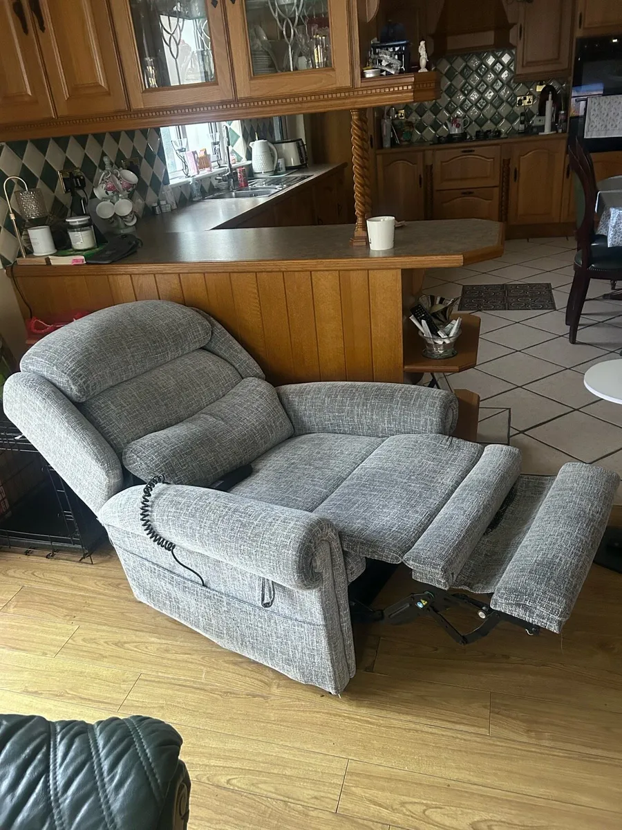 Sit to stand recliner chair - Image 3