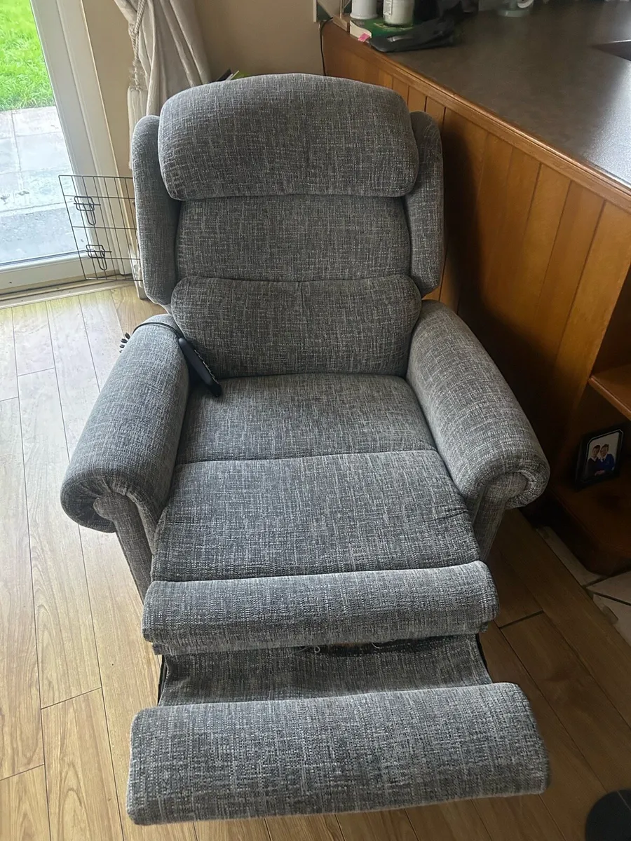 Sit to stand recliner chair - Image 4