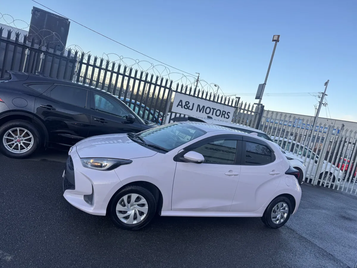 2020 TOYOTA YARIS 1.0 AUTOMATIC - Image 2