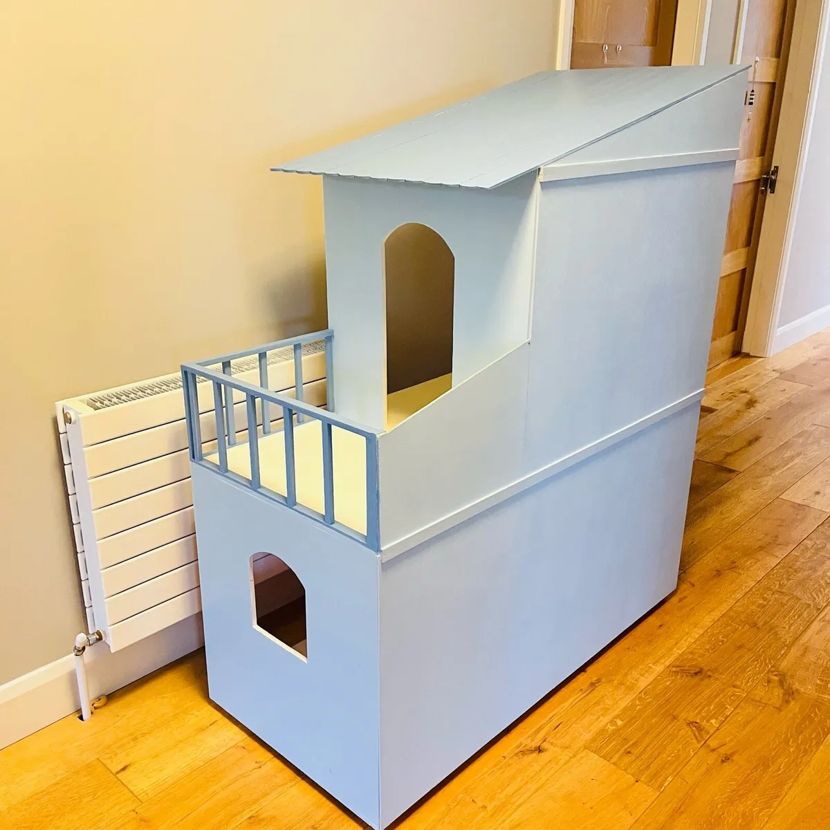 Large handmade dollhouse - Image 4