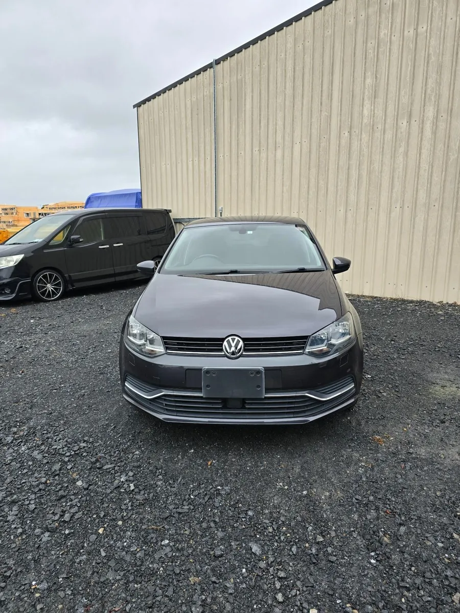 2015 Volkswagen Polo - Image 2