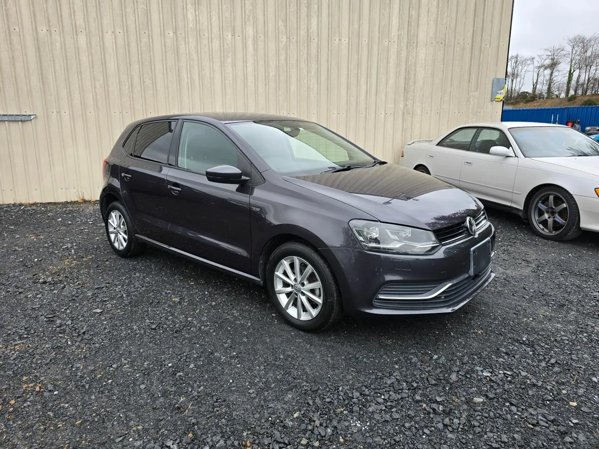 2015 Volkswagen Polo - Image 1