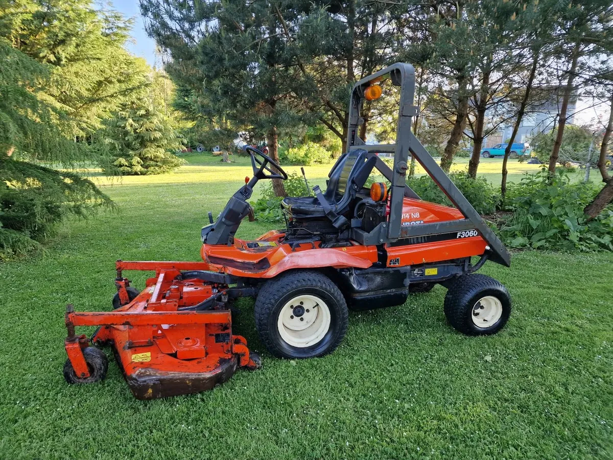 Kubota F3060 30hp ride on mower lawnmower - Image 2