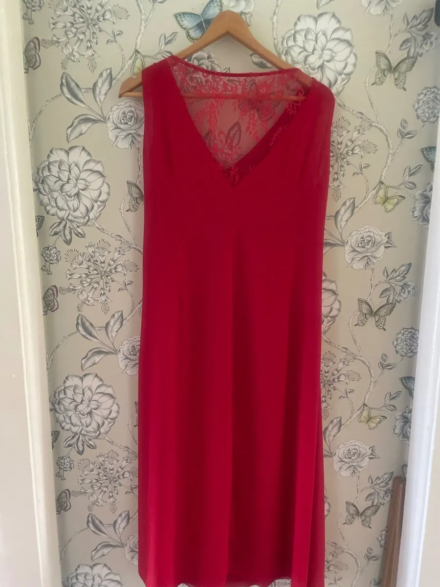 New red dress 16 - Image 3