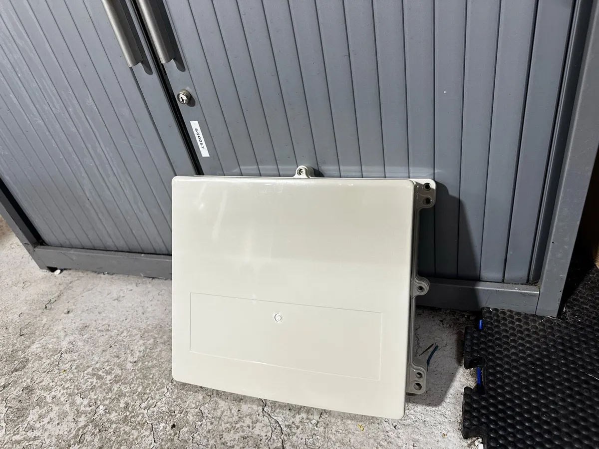 Sealed electrical box - Image 1