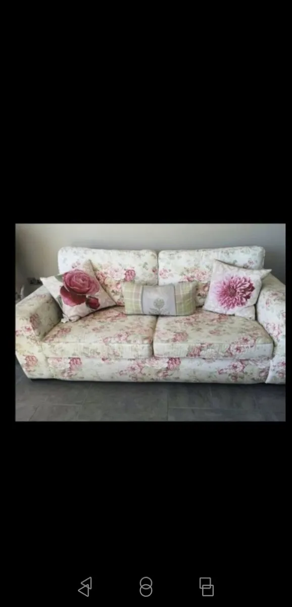 **ClLEARANCE**  Floral Couch - Image 1