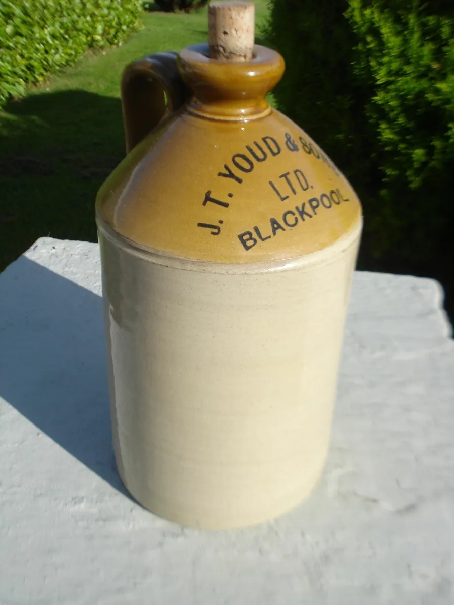 VINTAGE STONEWARE GLAZED FLAGON. 11 INCH. - Image 2