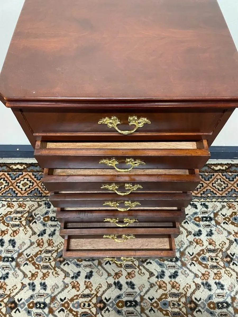 Elegant Vintage Mahogany Tallboy - Image 3