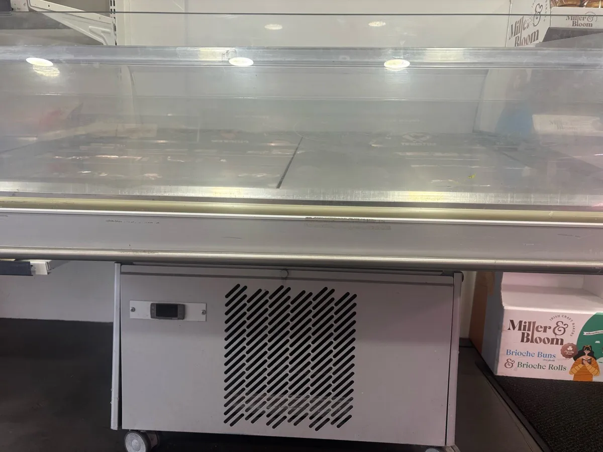 Display fridge - Image 1