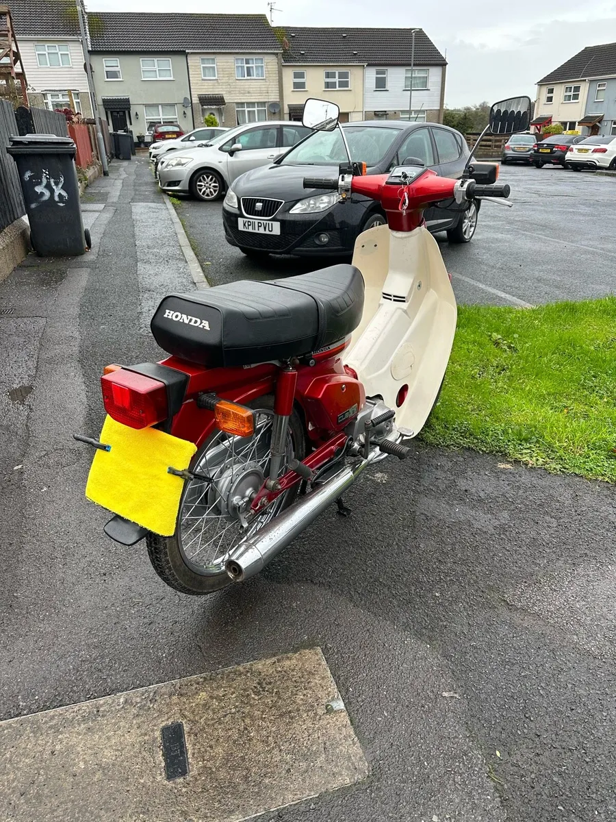 1994 Honda C90 Cub - Image 4
