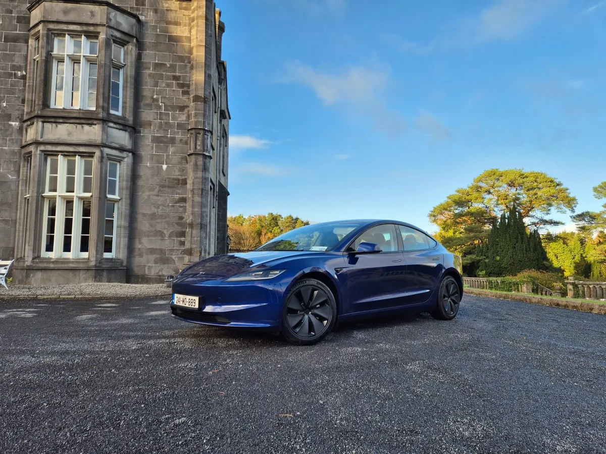 Tesla Model 3  Highland 2024 - Image 3