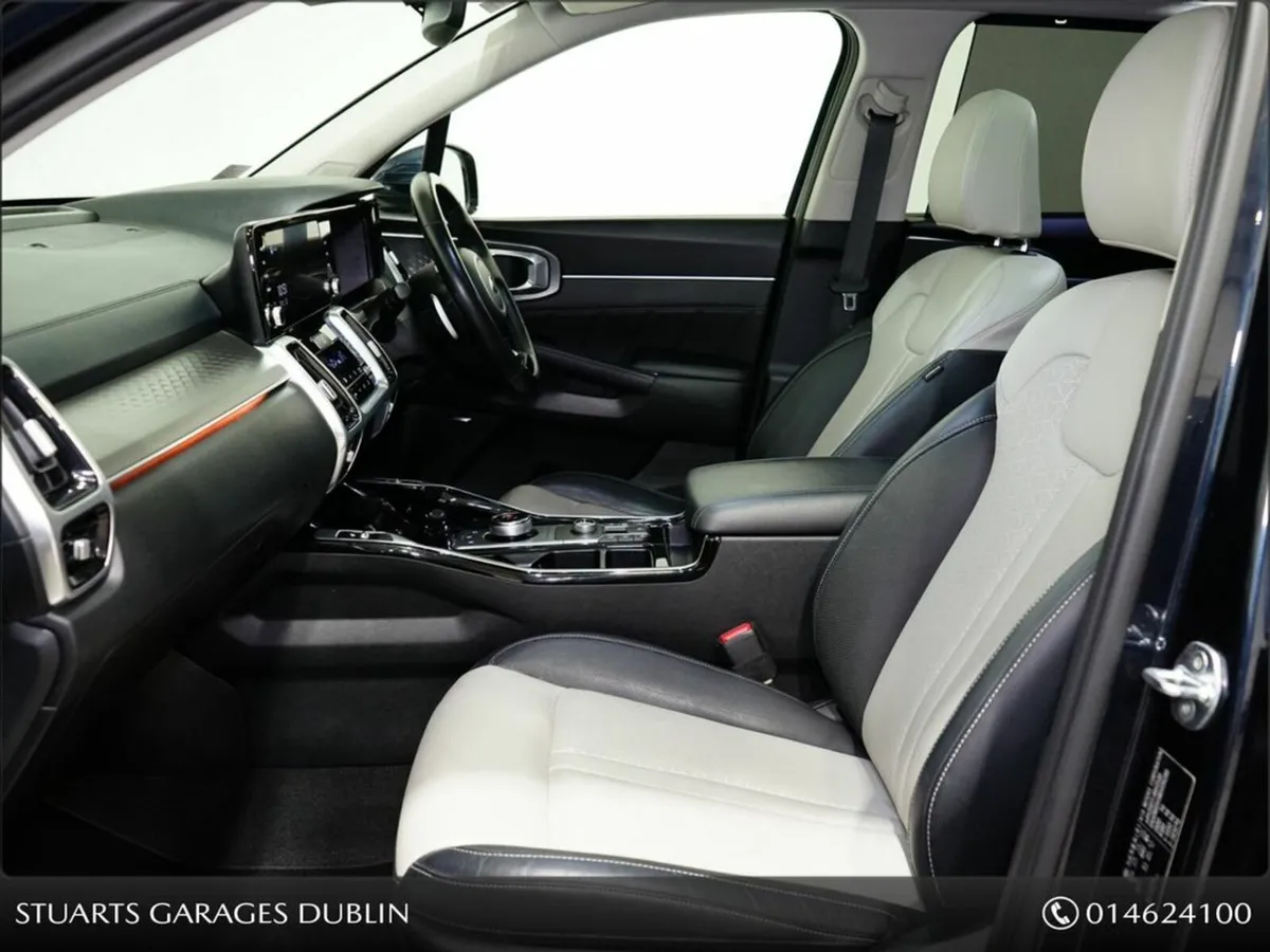 Kia Sorento *SOLD DEPOSIT TAKEN*Phev K4 5DR Auto - - Image 3