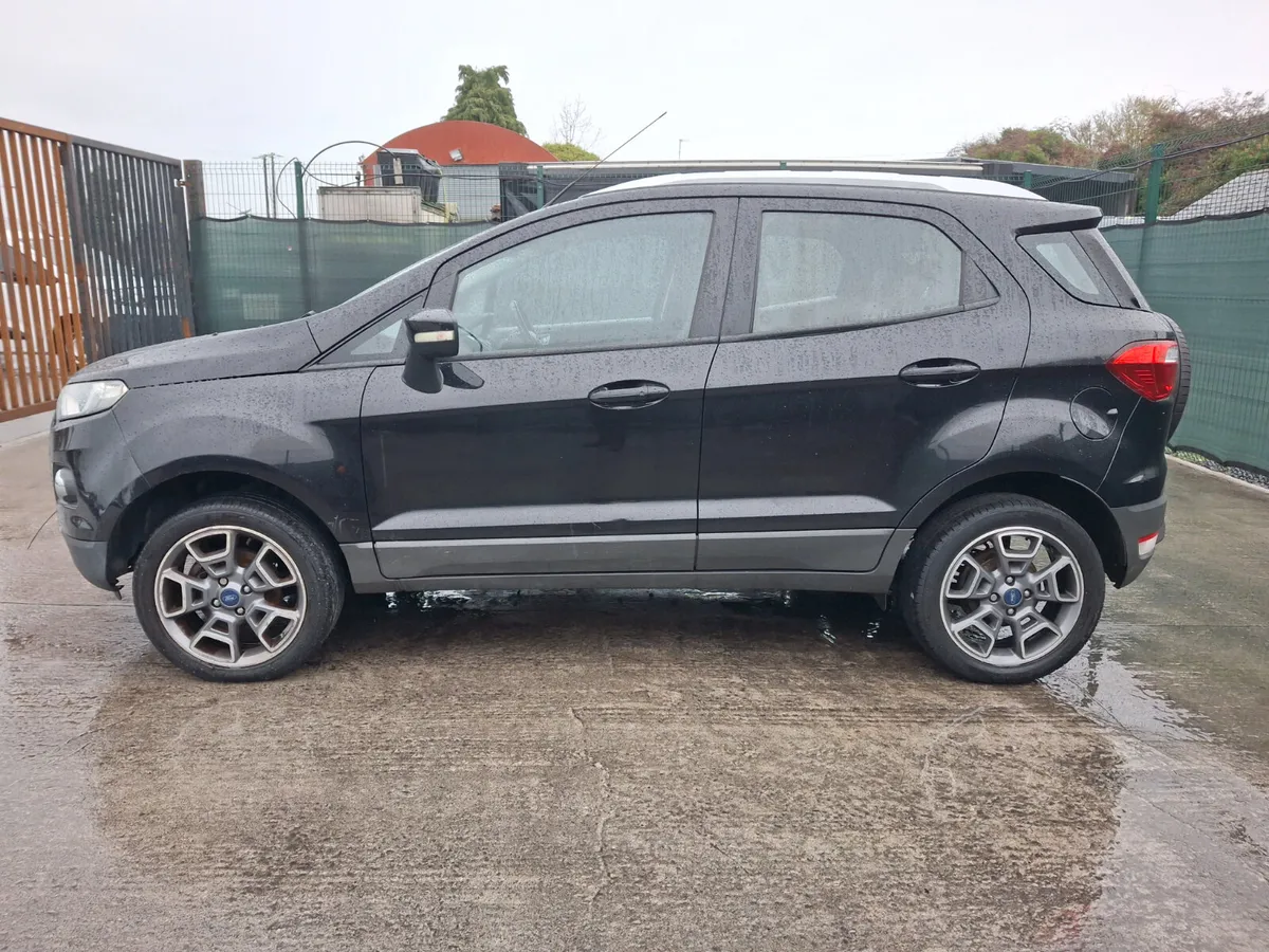 162 Ford EcoSport Light Damage - Image 4