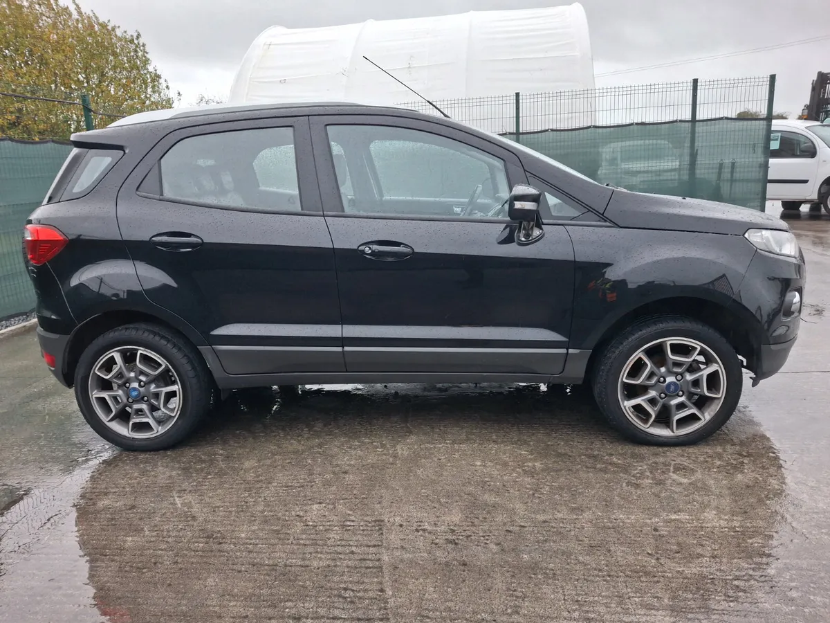 162 Ford Eco Sport Light Damage - Image 4