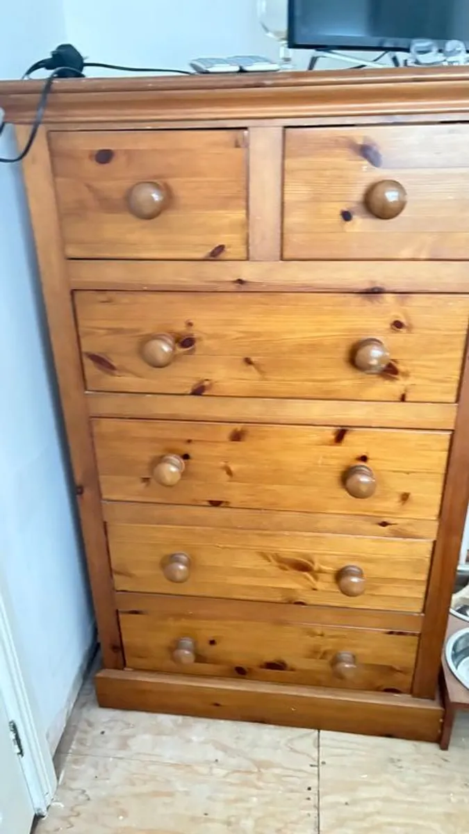 Bedroom furniture - Image 1