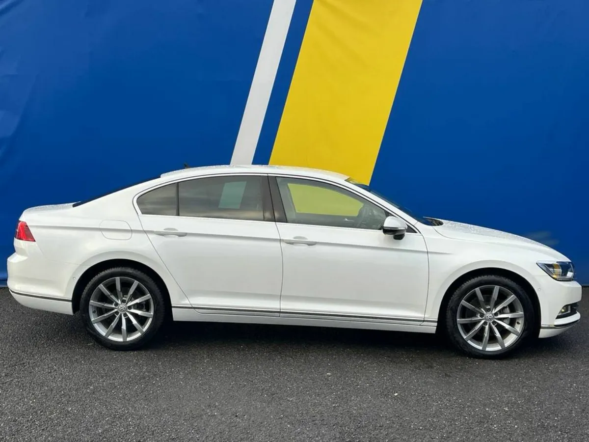 Volkswagen Passat HIGHLINE 2.0 TDI ** HIGH SPEC ** - Image 2