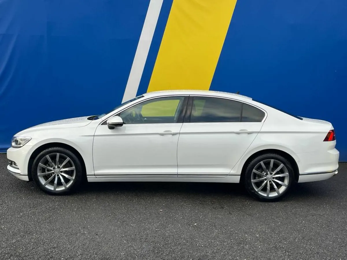 Volkswagen Passat HIGHLINE 2.0 TDI ** HIGH SPEC ** - Image 3