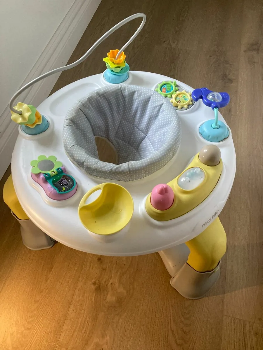 Red Kite Activity Entertainer - Image 1