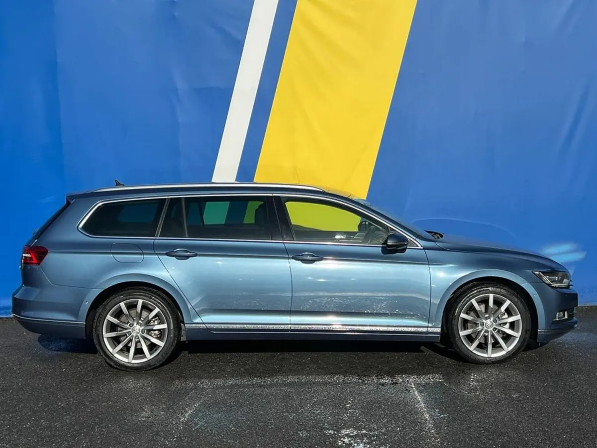 Volkswagen Passat VARIANT HIGHLINE 2.0 TDI AUTO // - Image 2