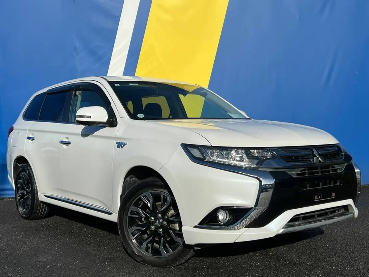 Mitsubishi Outlander 4WD 2.0 HYBRID // DIAMOND CUT - Image 1