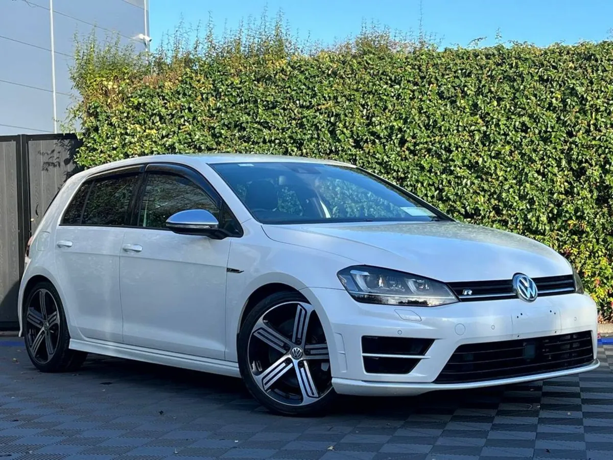 Volkswagen Golf R 4MOTION 2.0 TSI AUTO // LEATHER - Image 1