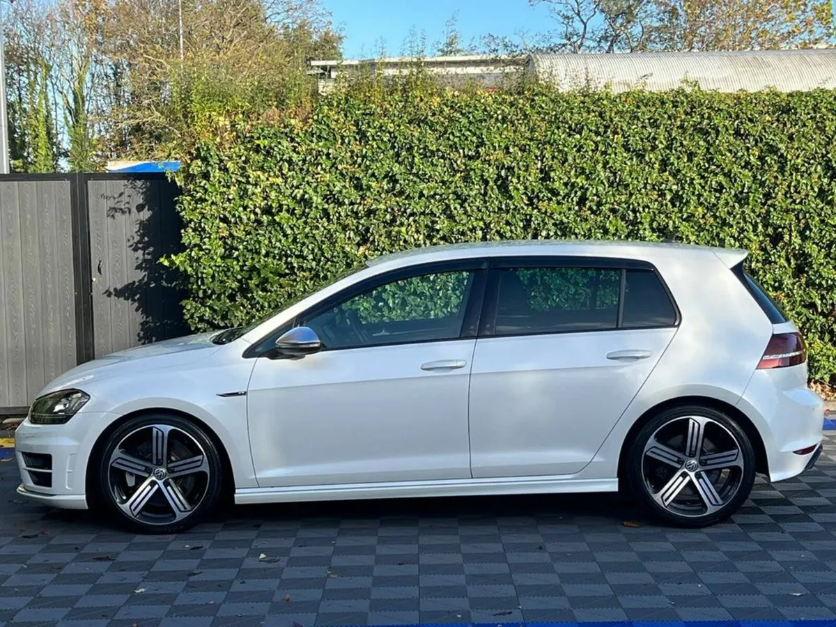 Volkswagen Golf R 4MOTION 2.0 TSI AUTO // LEATHER - Image 3