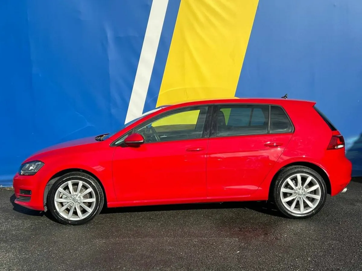 Volkswagen Golf 1.2 TSI AUTO ** PRISTINE CONDITION - Image 3