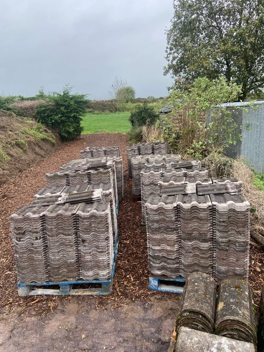 2,000 Redland 50 Roof Tiles+53 Ridge Tiles - Image 1