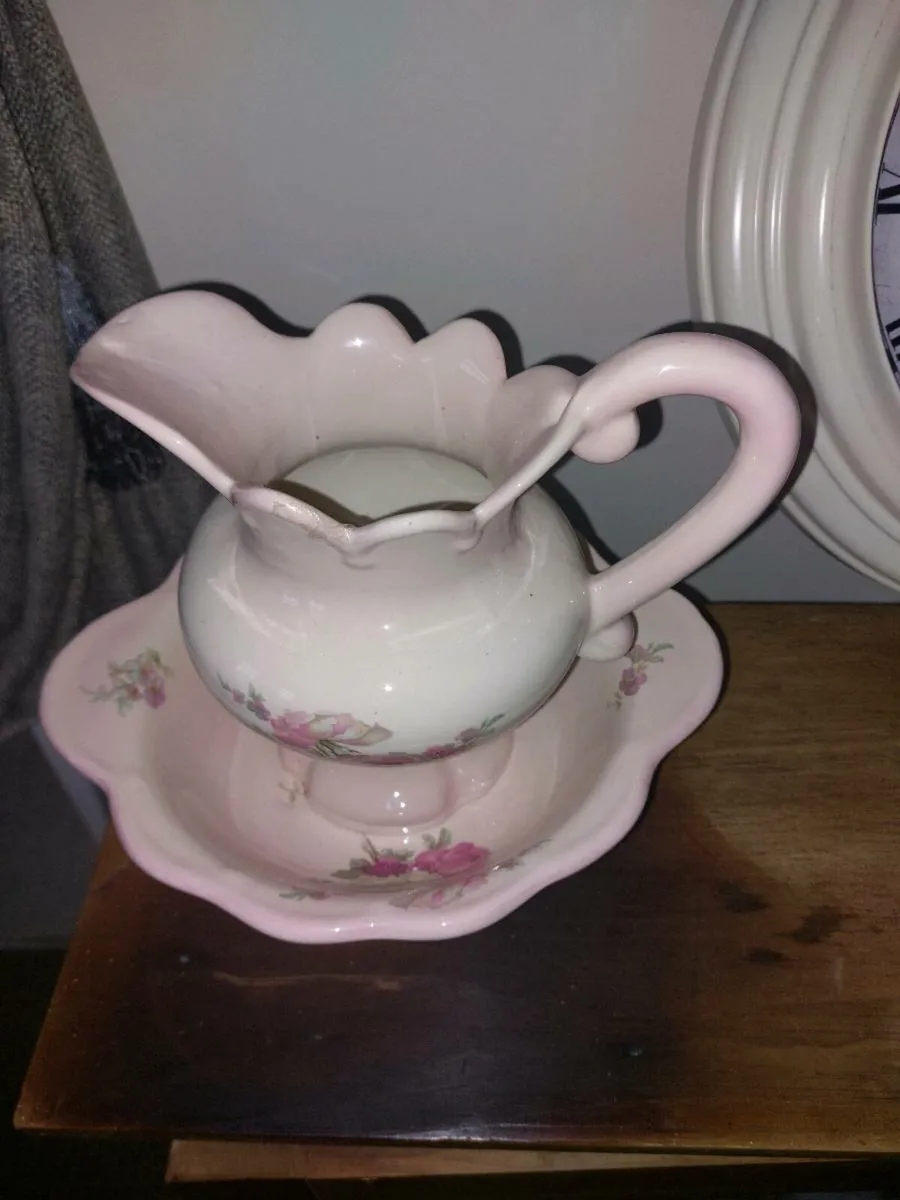 Vintage Staffordshire Jug and Basin - Image 2
