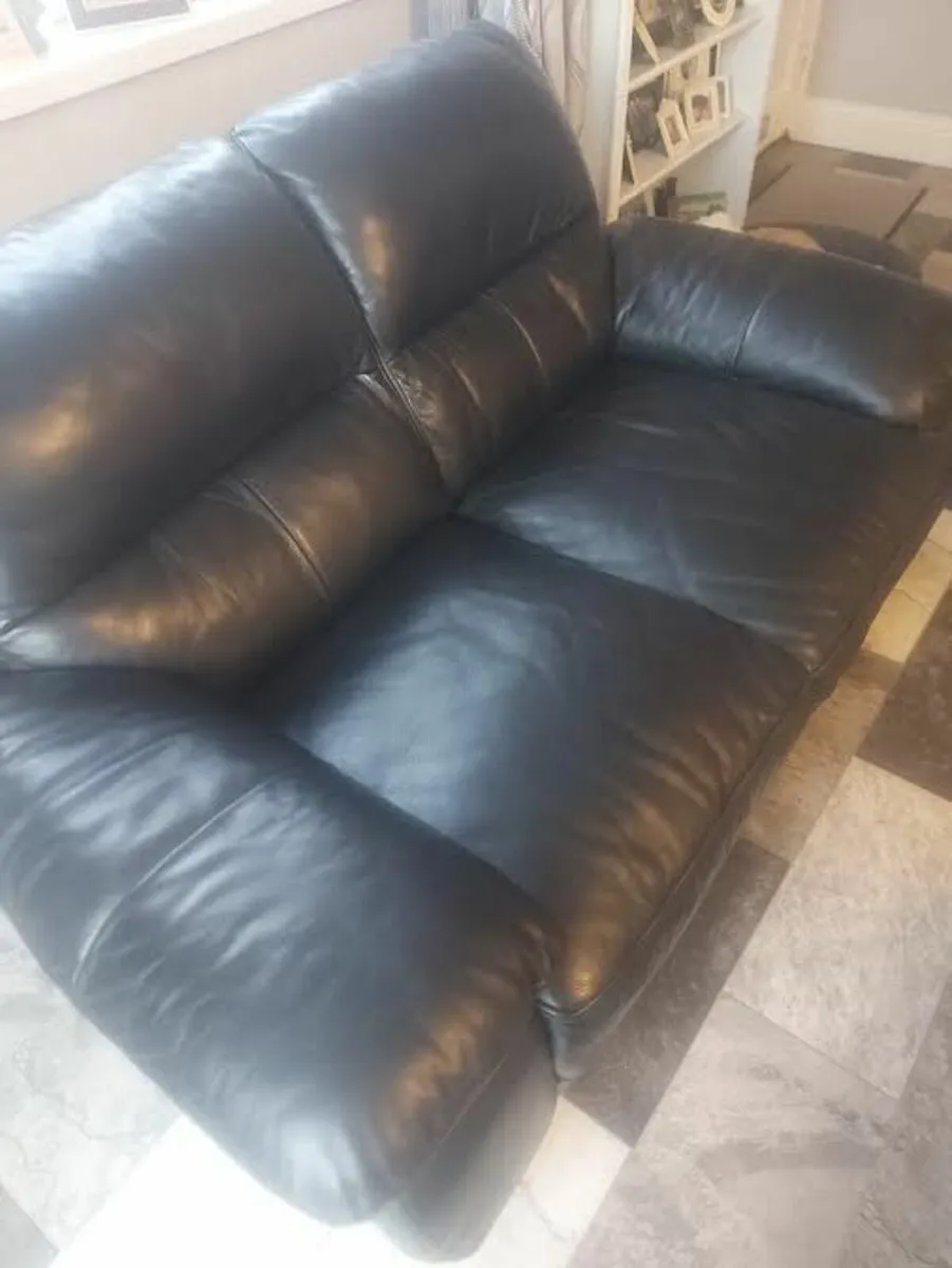 2 seater couch black  leather - Image 2