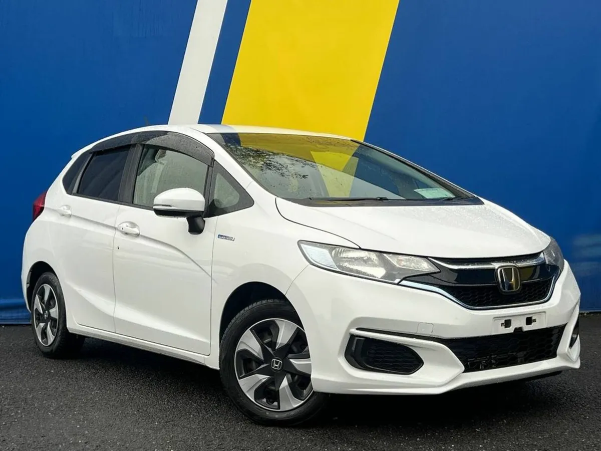 Honda Fit F-PACKAGE 1.5 HYBRID // ADAPTIVE CRUISE - Image 1