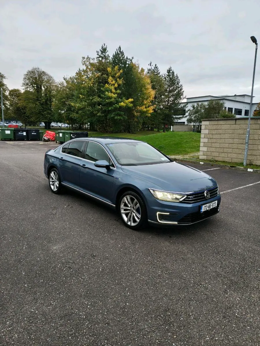 VW Passat GTE - Image 1