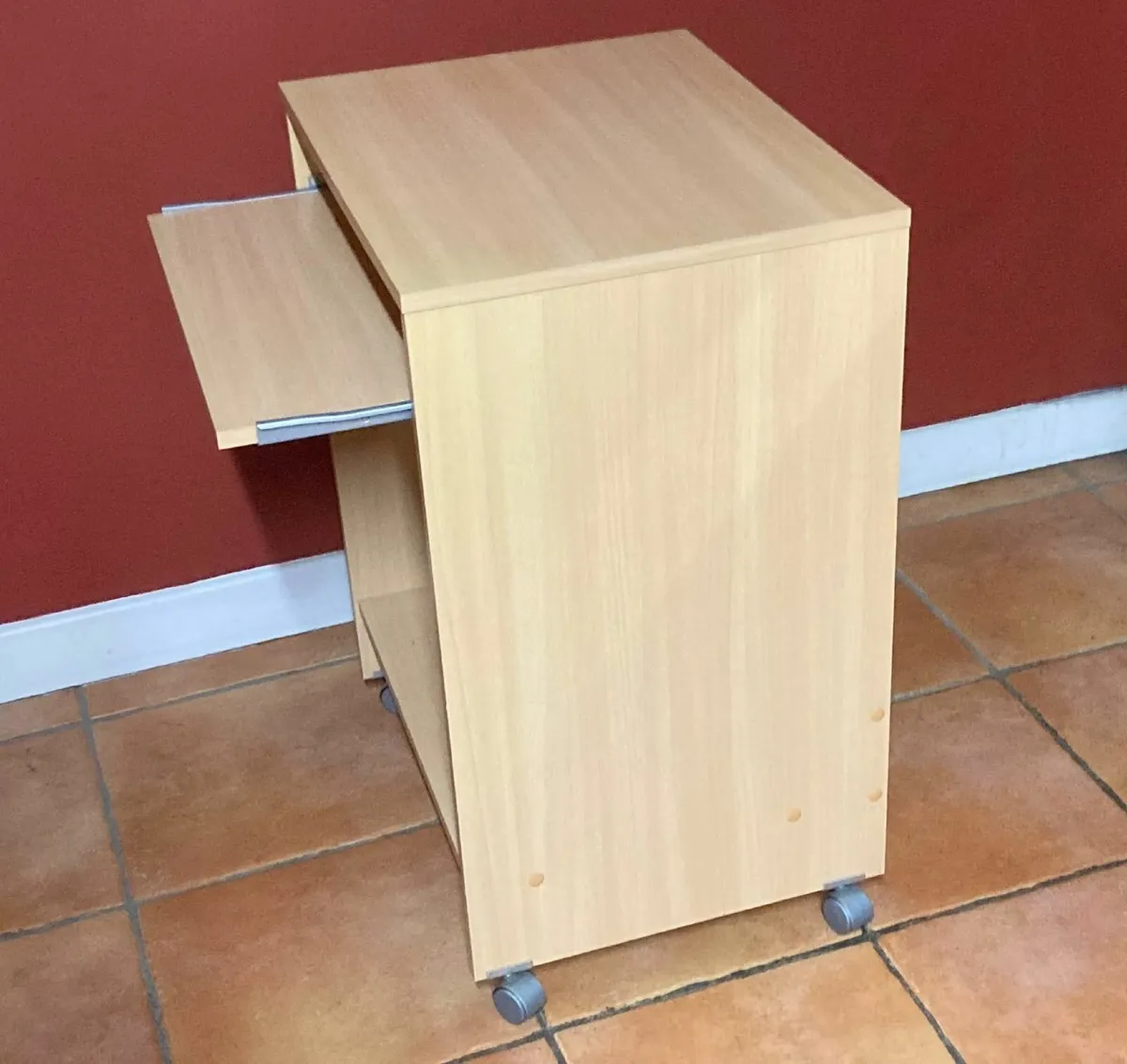 Compact Office Desk with Pull-Out Keyboard Tray - Image 4