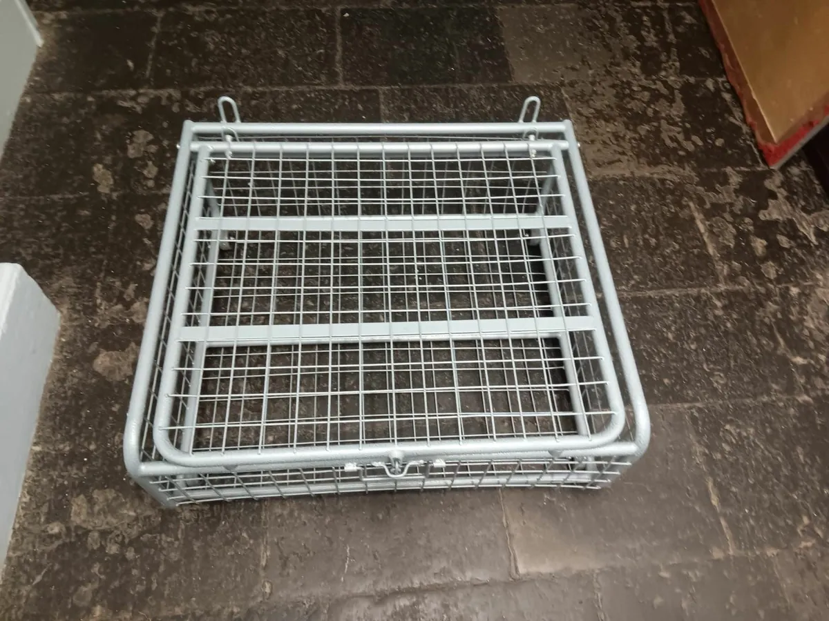 Metal cages - Image 1