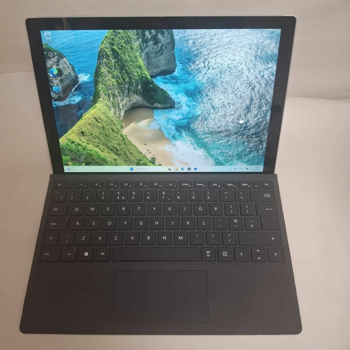 Microsoft Surface Pro 6 i5 8th Gen | 8GB RAM | 256 - Image 2