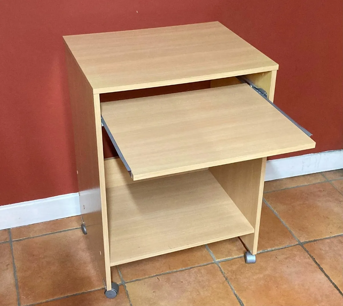 Compact Office Desk with Pull-Out Keyboard Tray - Image 2