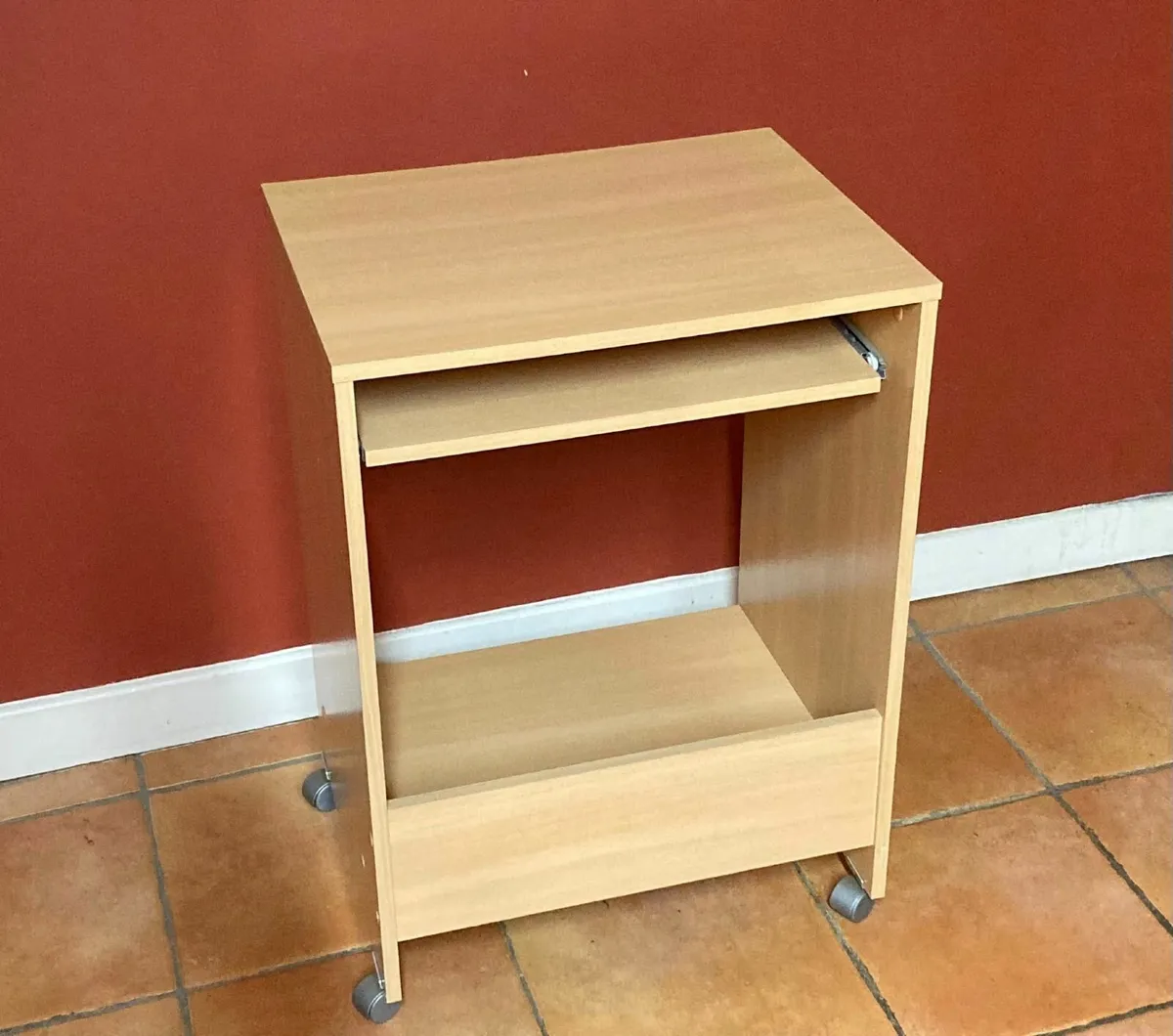 Compact Office Desk with Pull-Out Keyboard Tray - Image 3