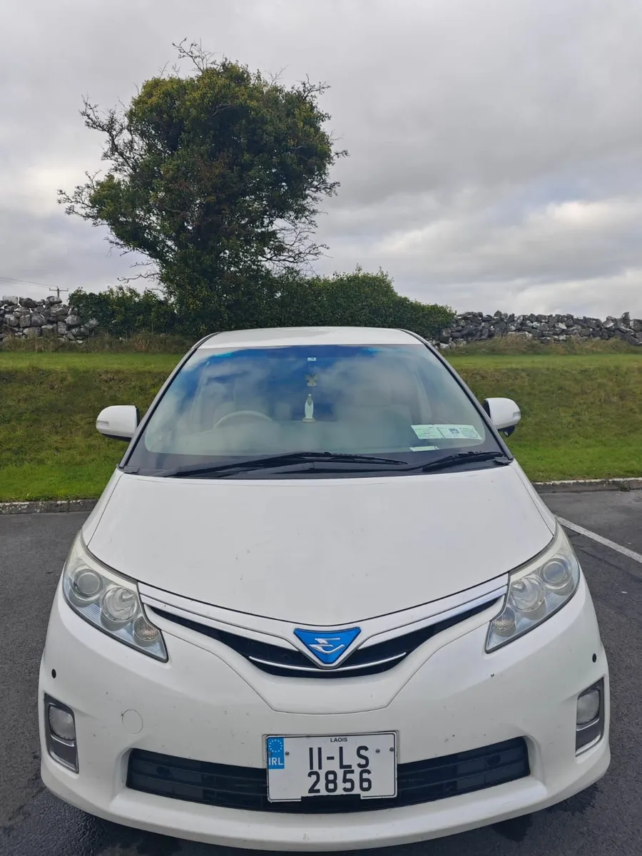 Toyota Estima 2011 - Image 2