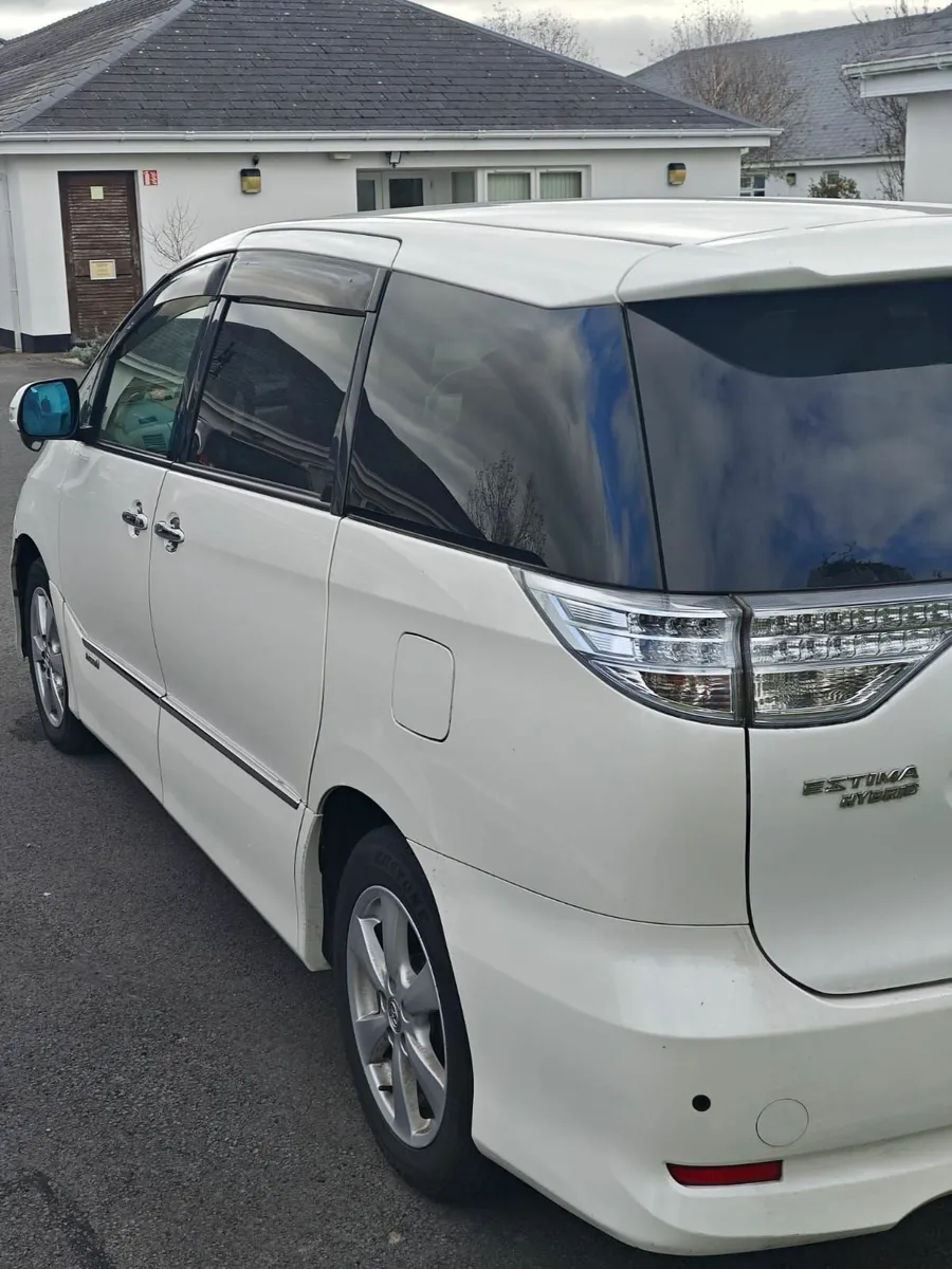 Toyota Estima 2011 - Image 4