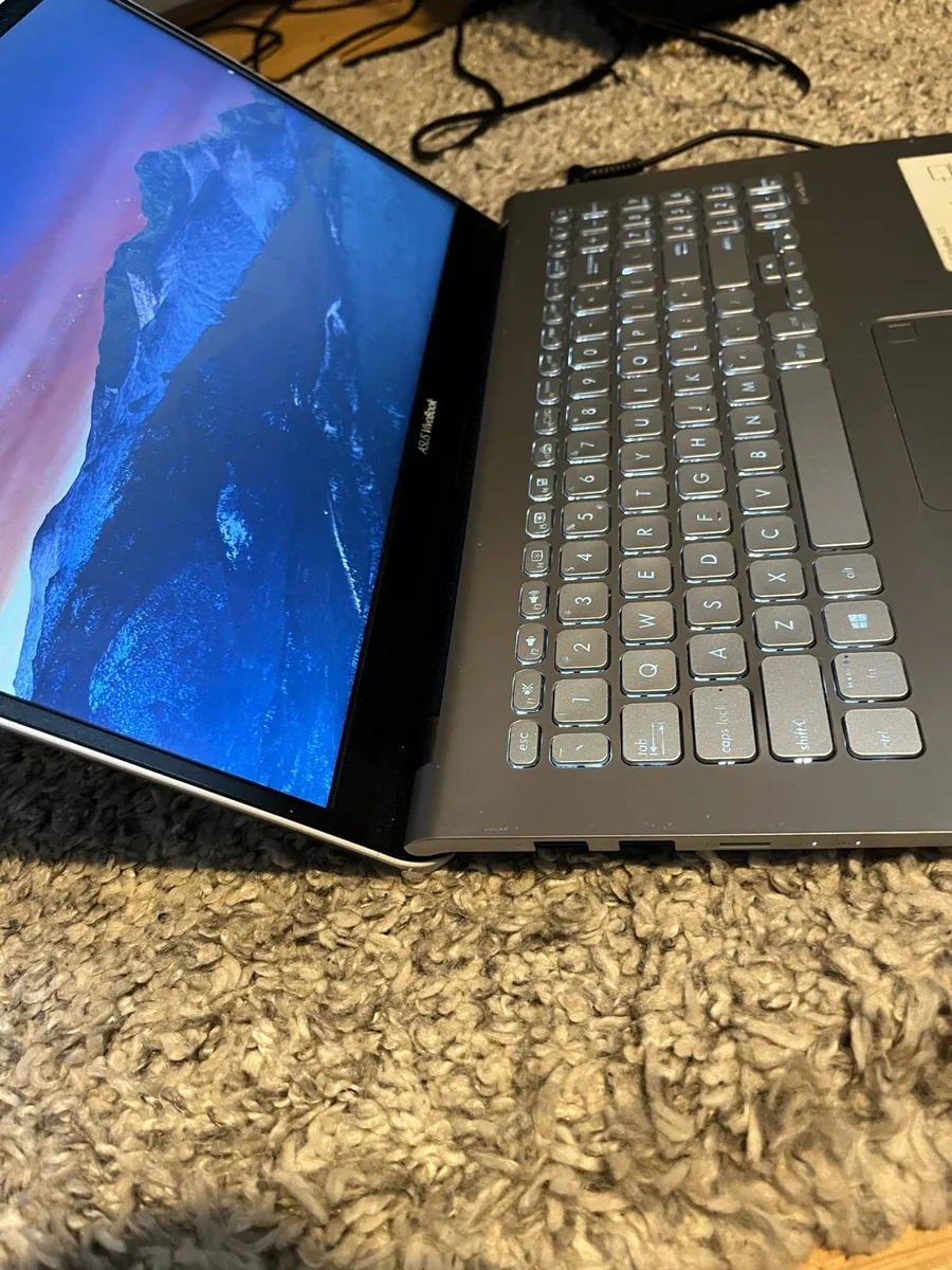 ASU’s slim i7 laptop - Image 1