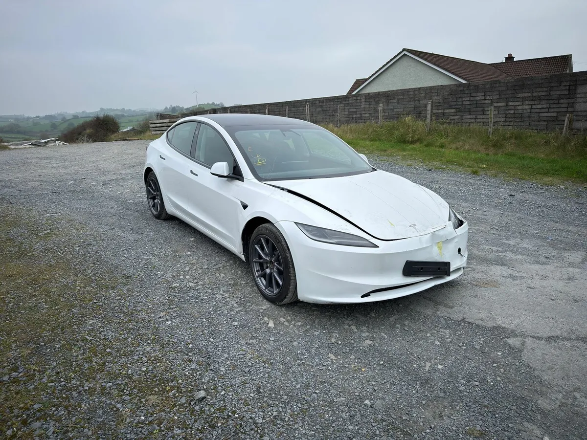 Tesla Model 3 Only 1230miles 2024 - Image 1