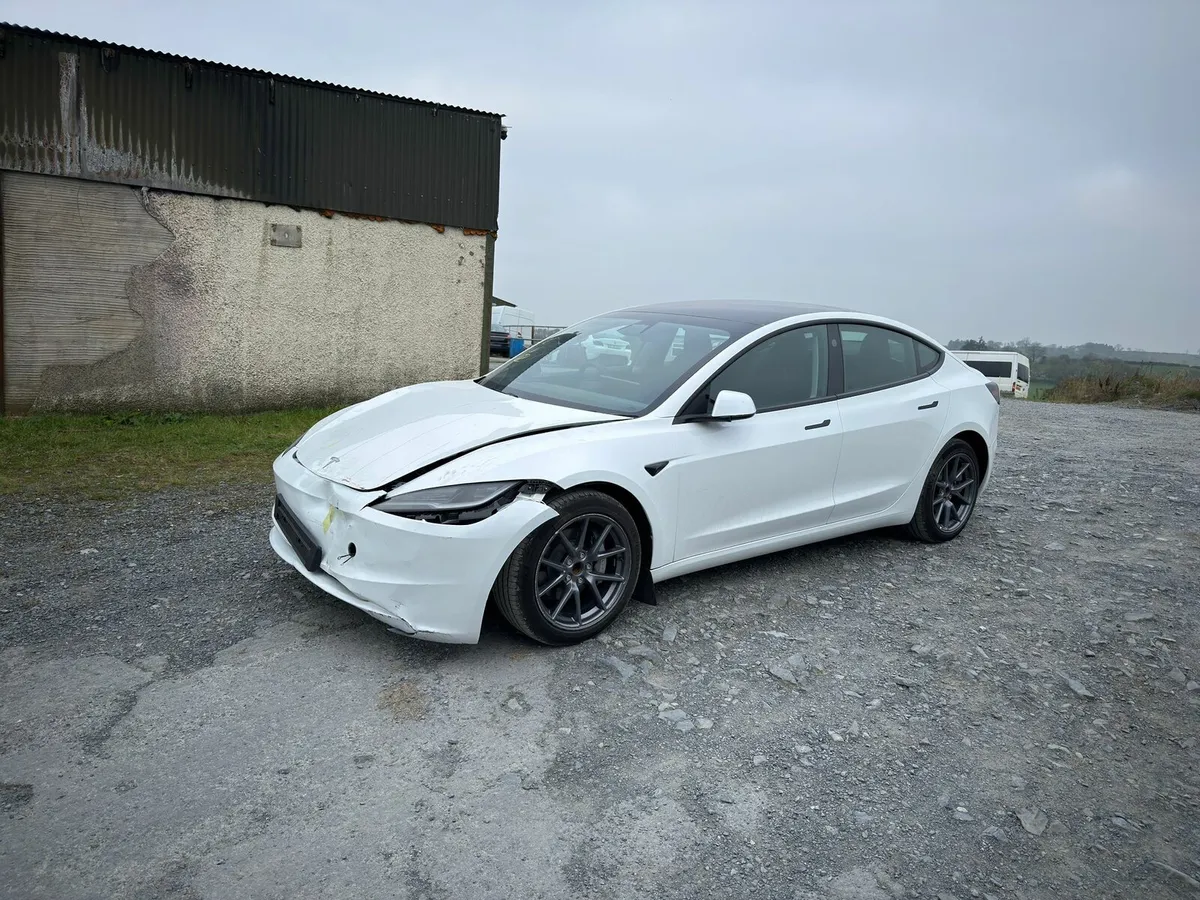 Tesla Model 3 Only 1230miles 2024 - Image 2