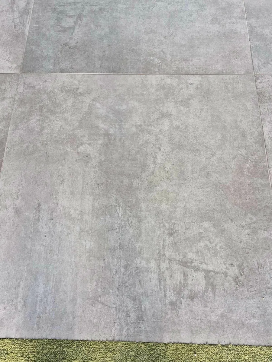 Floor tiles - Image 1