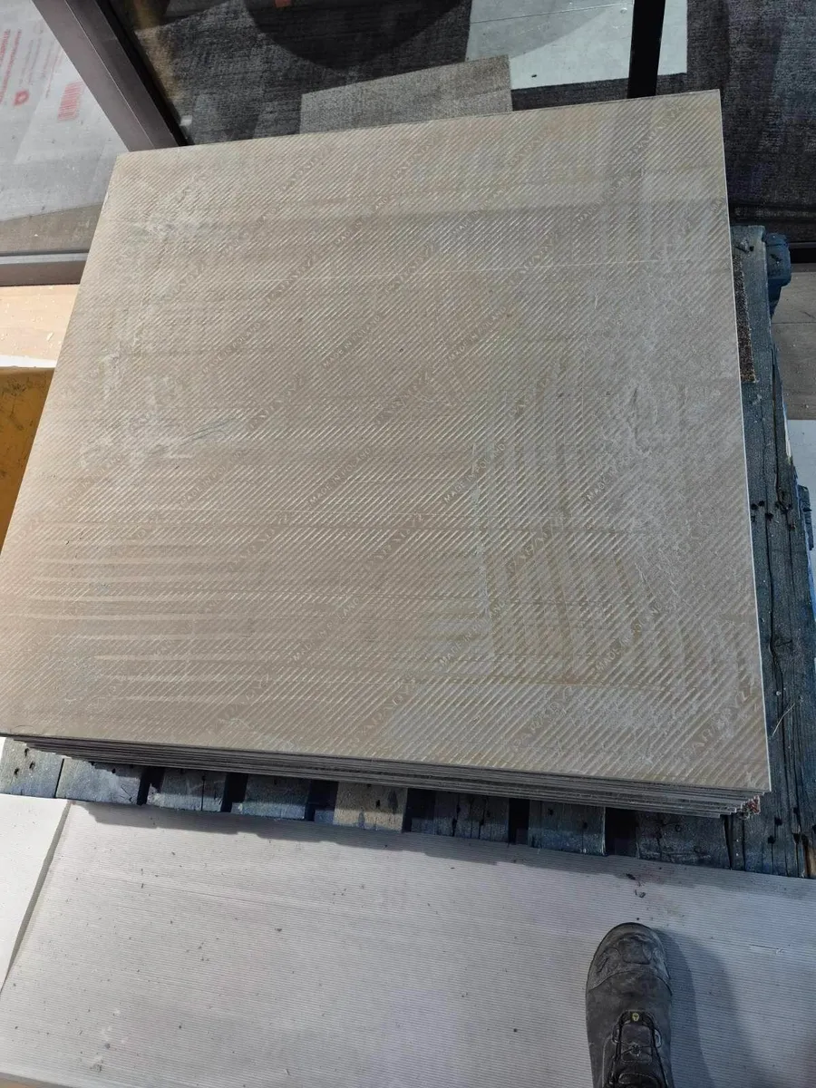 Floor tiles - Image 2