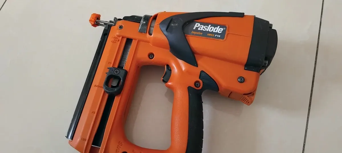 Paslode im65 F16 2nd fix Nail Gun"Fully Serviced" - Image 4