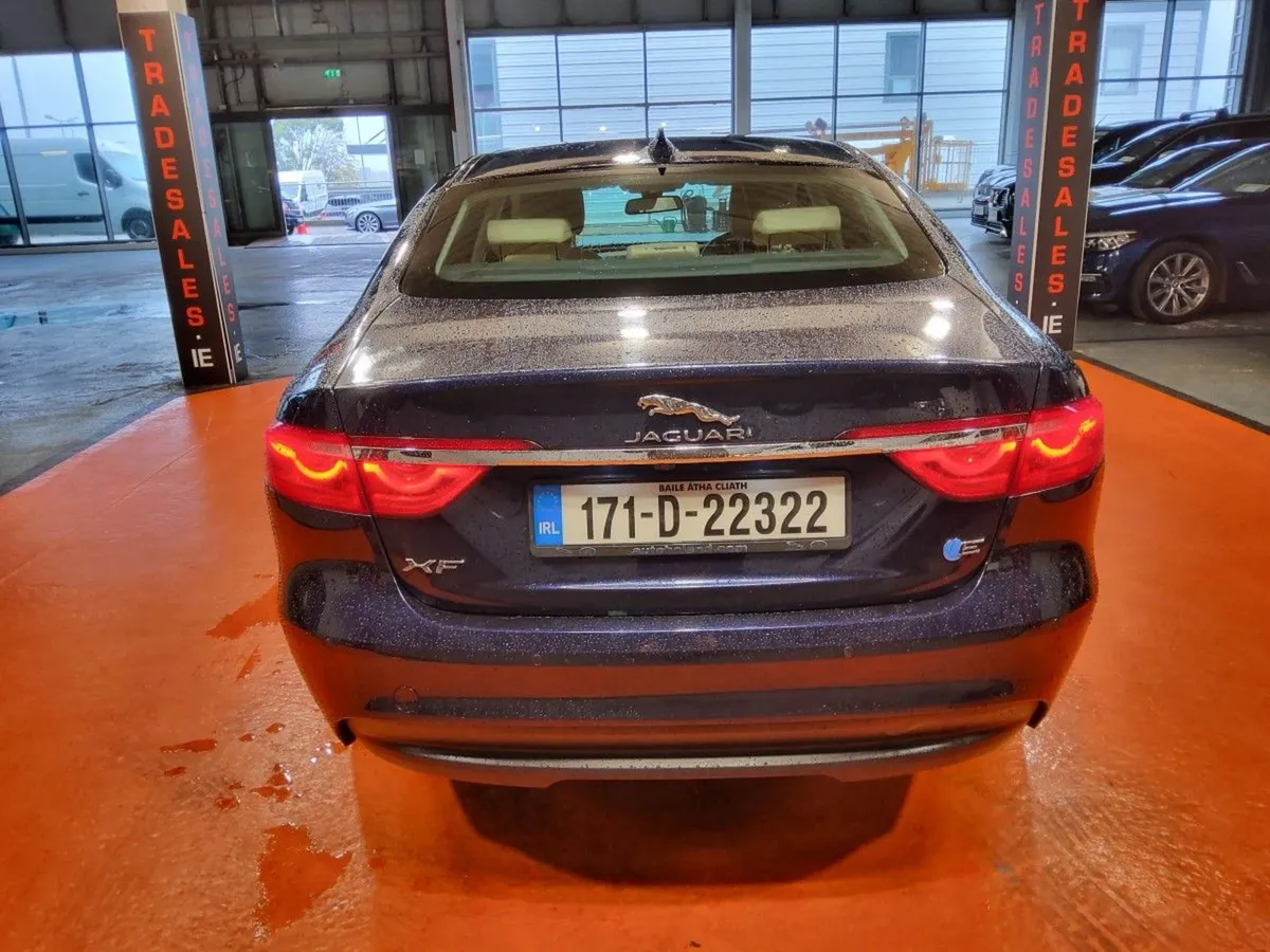 Jaguar XF 2.0 D 163PS Prestige Automatic - Image 4
