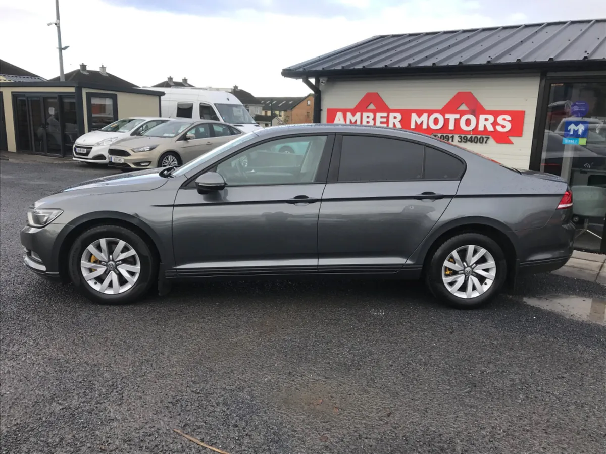 2015 Volkswagen Passat  1.6TDI Bluemotion - Image 2